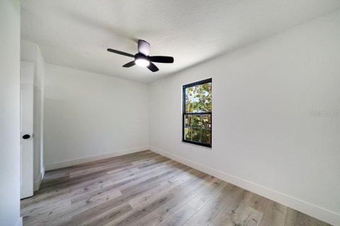 House in Palm Bay, Florida 4 bedrooms, 125.6 sq.m. № 1622041 - photo 14