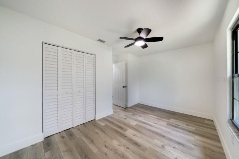 House in Palm Bay, Florida 4 bedrooms, 125.6 sq.m. № 1622041 - photo 13