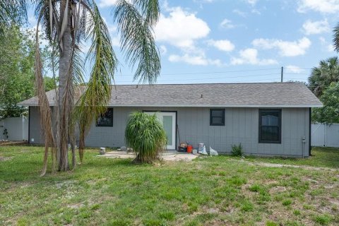 House in Palm Bay, Florida 4 bedrooms, 125.6 sq.m. № 1622041 - photo 27
