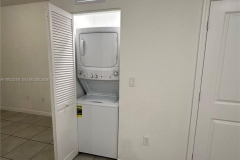 Townhouse in Homestead, Florida 3 bedrooms, 129.41 sq.m. № 2057583 - photo 5