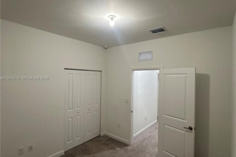 Townhouse in Homestead, Florida 3 bedrooms, 129.41 sq.m. № 2057583 - photo 14