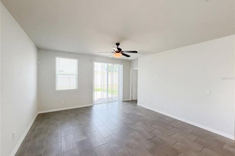 Casa en venta en Davenport, Florida, 4 dormitorios, 201.32 m2 № 2116104 - foto 3