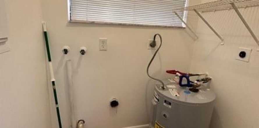 Adosado en Lauderhill, Florida 3 dormitorios, 130.99 m2 № 923345