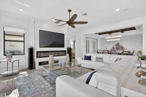 House in Parkland, Florida 5 bedrooms, 395.3 sq.m. № 2182840 - photo 15