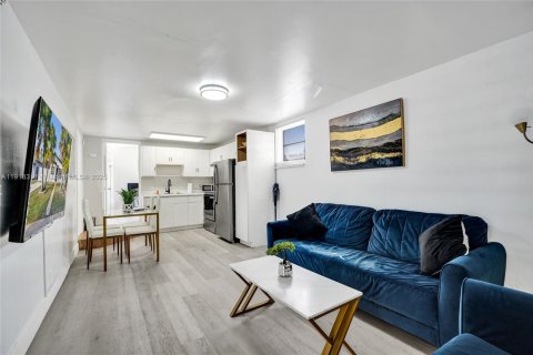 Купить виллу или дом в Холливуд, Флорида 3 спальни, 170.57м2, № 1974482 - фото 30