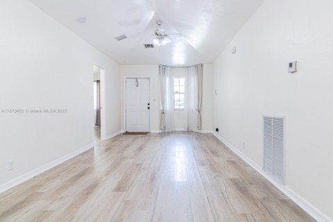 Villa ou maison à vendre à Dania Beach, Floride: 3 chambres, 123 m2 № 2014139 - photo 9