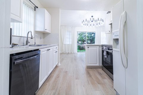 Villa ou maison à vendre à Dania Beach, Floride: 3 chambres, 123 m2 № 2014139 - photo 14