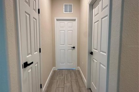 House in Haines City, Florida 4 bedrooms, 176.89 sq.m. № 2102036 - photo 13