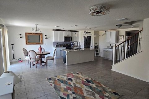 House in Plant City, Florida 5 bedrooms, 248.42 sq.m. № 2105069 - photo 7