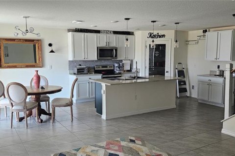 House in Plant City, Florida 5 bedrooms, 248.42 sq.m. № 2105069 - photo 6
