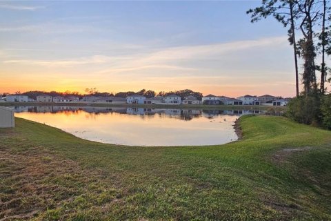 House in Plant City, Florida 5 bedrooms, 248.42 sq.m. № 2105069 - photo 3