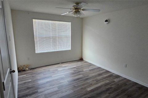 House in Plant City, Florida 5 bedrooms, 248.42 sq.m. № 2105069 - photo 21