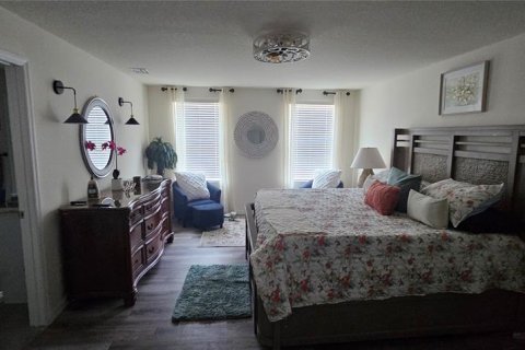 House in Plant City, Florida 5 bedrooms, 248.42 sq.m. № 2105069 - photo 24