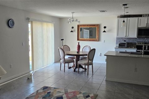 House in Plant City, Florida 5 bedrooms, 248.42 sq.m. № 2105069 - photo 14