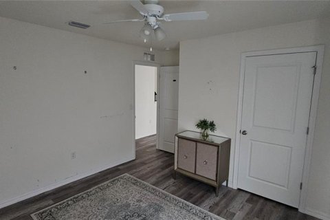 House in Plant City, Florida 5 bedrooms, 248.42 sq.m. № 2105069 - photo 18