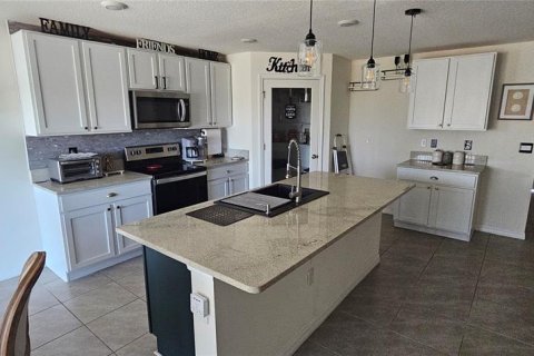 House in Plant City, Florida 5 bedrooms, 248.42 sq.m. № 2105069 - photo 8