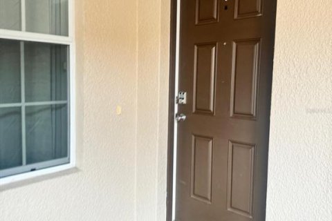 Townhouse in Howey-in-the-Hills, Florida 3 bedrooms, 146.79 sq.m. № 2101757 - photo 4