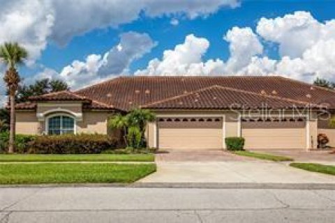 Townhouse in Howey-in-the-Hills, Florida 3 bedrooms, 146.79 sq.m. № 2101757