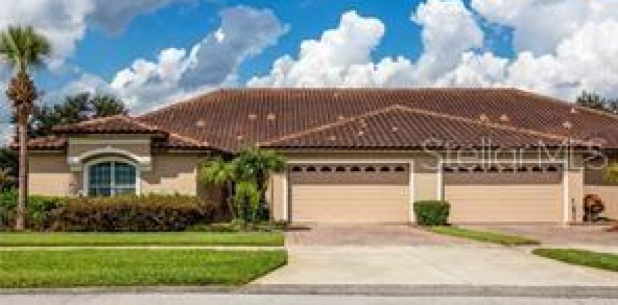 Townhouse in Howey-in-the-Hills, Florida 3 bedrooms, 146.79 sq.m. № 2101757