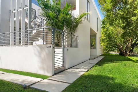 Купить виллу или дом в Майами, Флорида 7 спален, 466м2, № 2038029 - фото 3