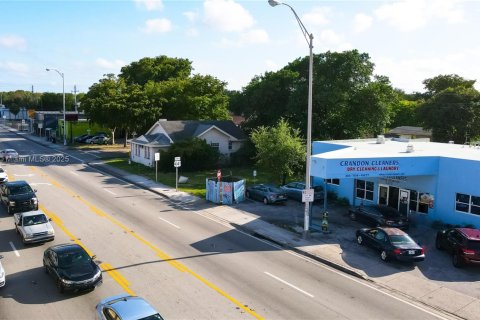 Propiedad comercial en venta en Miami, Florida № 1939840 - foto 8