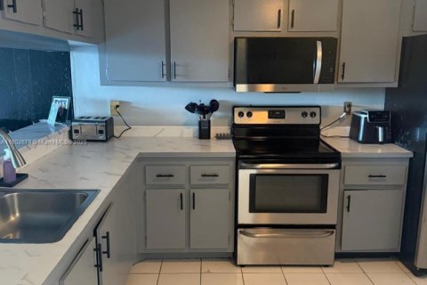 Copropriété à vendre à North Lauderdale, Floride: 2 chambres, 125.42 m2 № 1980334 - photo 5