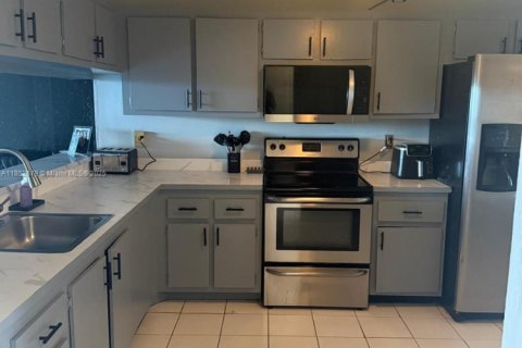 Copropriété à vendre à North Lauderdale, Floride: 2 chambres, 125.42 m2 № 1980334 - photo 6