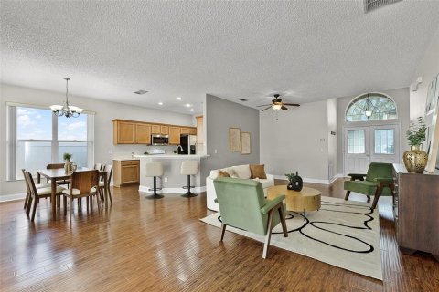 House in Orlando, Florida 3 bedrooms, 142.33 sq.m. № 1817255 - photo 5