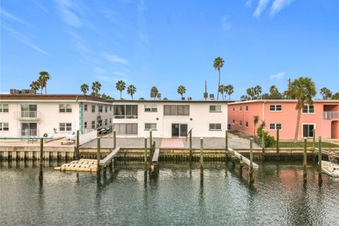 Apartment in Treasure Island, Florida 1 bedroom, 66.89 sq.m. № 2098811 - photo 2