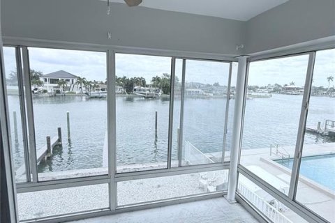 Apartment in Treasure Island, Florida 1 bedroom, 66.89 sq.m. № 2098811 - photo 3