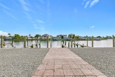 Apartment in Treasure Island, Florida 1 bedroom, 66.89 sq.m. № 2098811 - photo 16