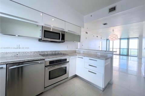 Condo in Miami, Florida, 2 bedrooms  № 1842452 - photo 8