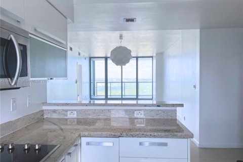 Condo in Miami, Florida, 2 bedrooms  № 1842452 - photo 9