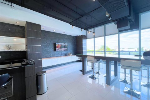 Condo in Miami, Florida, 2 bedrooms  № 1842452 - photo 29