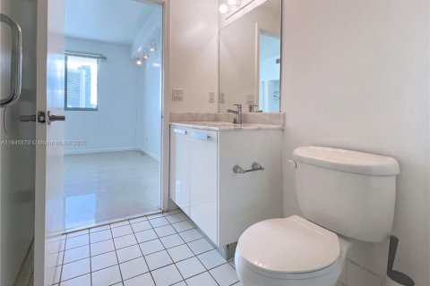 Condo in Miami, Florida, 2 bedrooms  № 1842452 - photo 22
