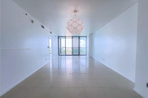 Condo in Miami, Florida, 2 bedrooms  № 1842452 - photo 5
