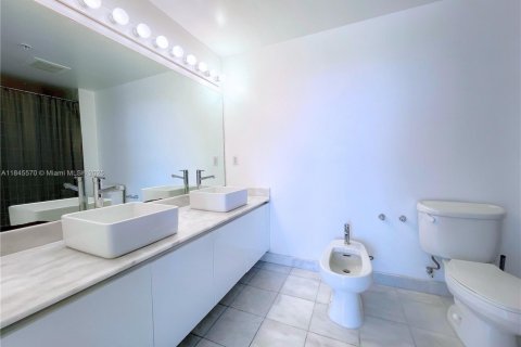 Condo in Miami, Florida, 2 bedrooms  № 1842452 - photo 16