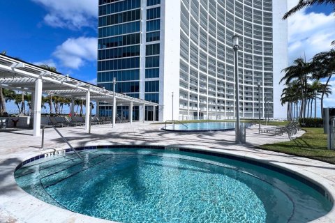 Condo in Miami, Florida, 2 bedrooms  № 1842452 - photo 25