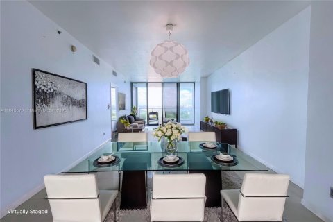 Condo in Miami, Florida, 2 bedrooms  № 1842452 - photo 4
