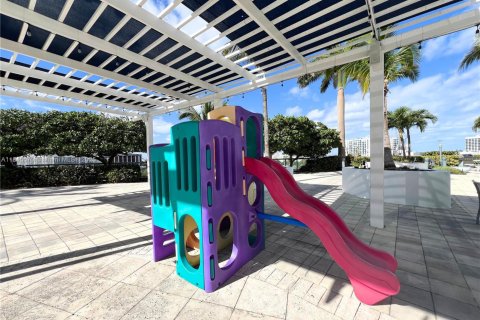 Condo in Miami, Florida, 2 bedrooms  № 1842452 - photo 26
