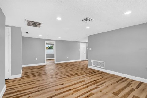 Casa en venta en Port Richey, Florida, 3 dormitorios, 109.07 m2 № 2400426 - foto 8