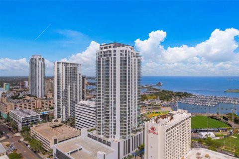 Condominio en venta en Saint Petersburg, Florida, 2 dormitorios, 189.15 m2 № 1407886 - foto 1