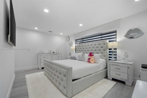 Снять в аренду виллу или дом в Форт-Лодердейл, Флорида 4 спальни, 186.92м2, № 1973356 - фото 12