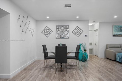 Снять в аренду виллу или дом в Форт-Лодердейл, Флорида 4 спальни, 186.92м2, № 1973356 - фото 4