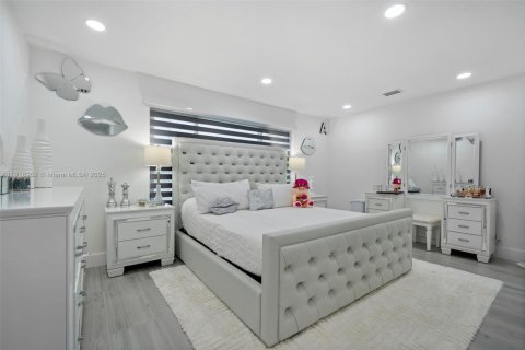 Снять в аренду виллу или дом в Форт-Лодердейл, Флорида 4 спальни, 186.92м2, № 1973356 - фото 10