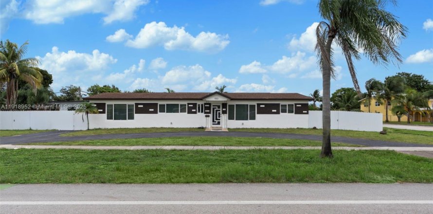 Дом в Форт-Лодердейл, Флорида 4 спальни, 186.92м2 № 1973356