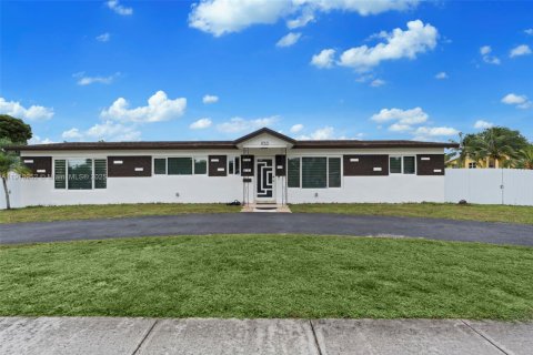 Снять в аренду виллу или дом в Форт-Лодердейл, Флорида 4 спальни, 186.92м2, № 1973356 - фото 29