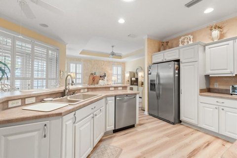 House in The Villages, Florida 3 bedrooms, 154.31 sq.m. № 1513781 - photo 10