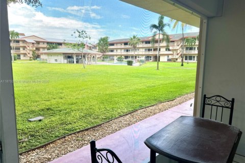 Condominio en venta en Hollywood, Florida, 1 dormitorio, 66.89 m2 № 1896068 - foto 3