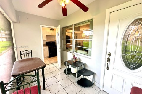 Condominio en venta en Hollywood, Florida, 1 dormitorio, 66.89 m2 № 1896068 - foto 6